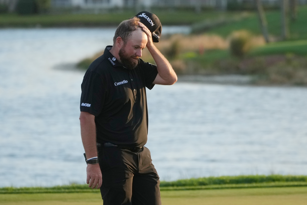 Shane Lowry rues missing out on victory in front of daughter after costly finish