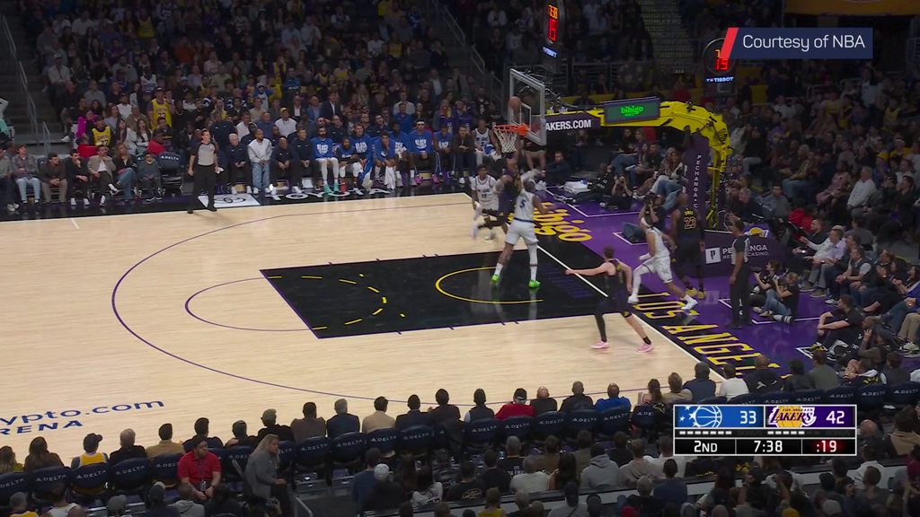 LeBron rolls back the years with sensational block